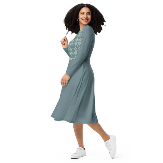Midi dress with long sleeves